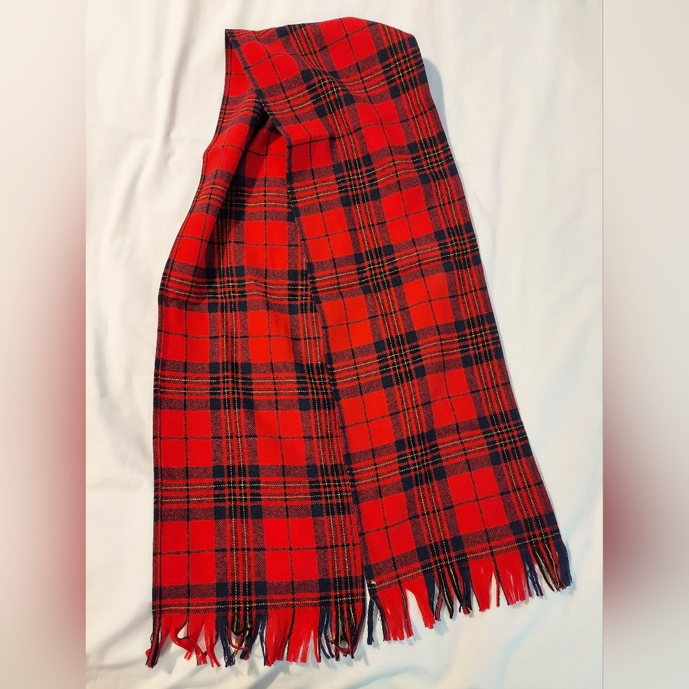 VTG Pendleton 100% Virgin Wool Plaid Scarf Red Tartan 70s 80s - EUC